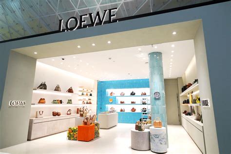 LOEWE แบรนด์ลักซ์ชัวรีที่ไม่เคยหยุดเดินทาง.